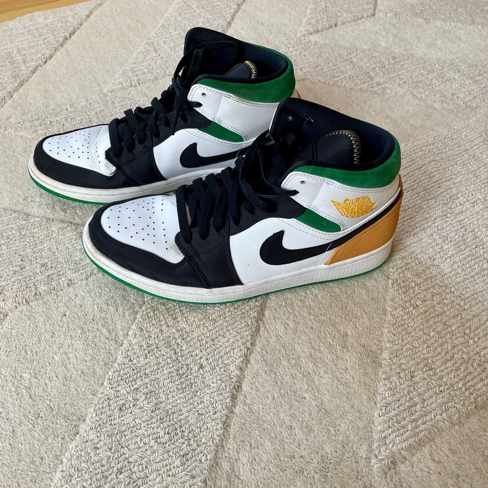 Air Jordan mid size 10